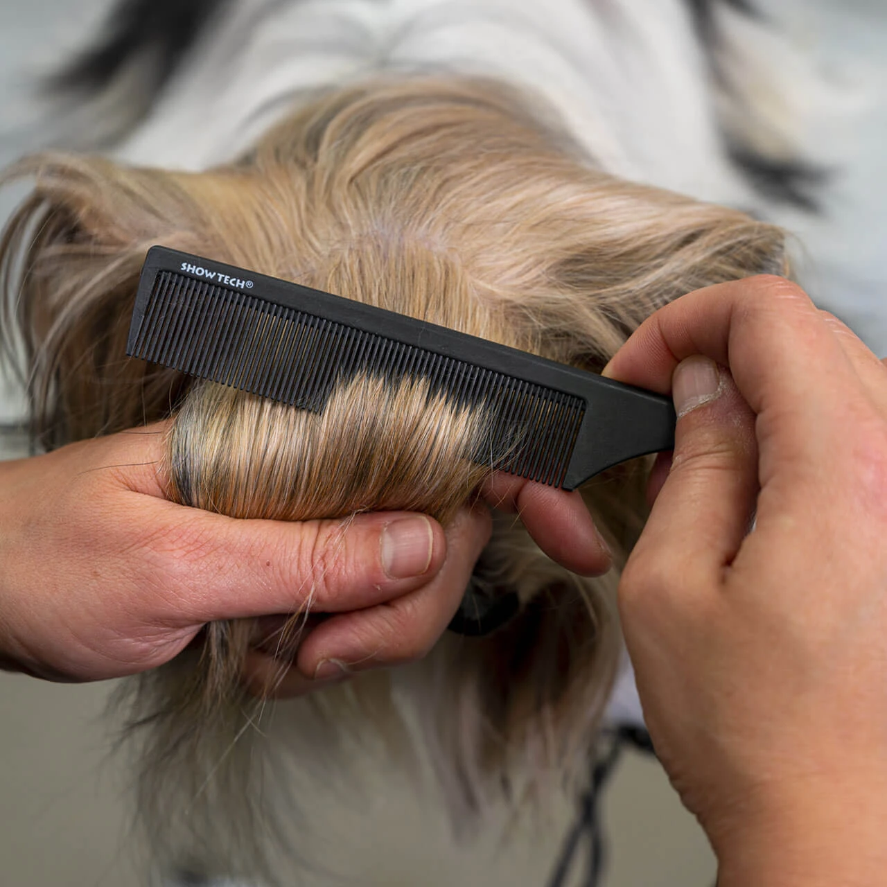 Show Tech Antistatic Carbon Needle Comb 2 Show Tech Antistatic Carbon Needle Comb - Image 2